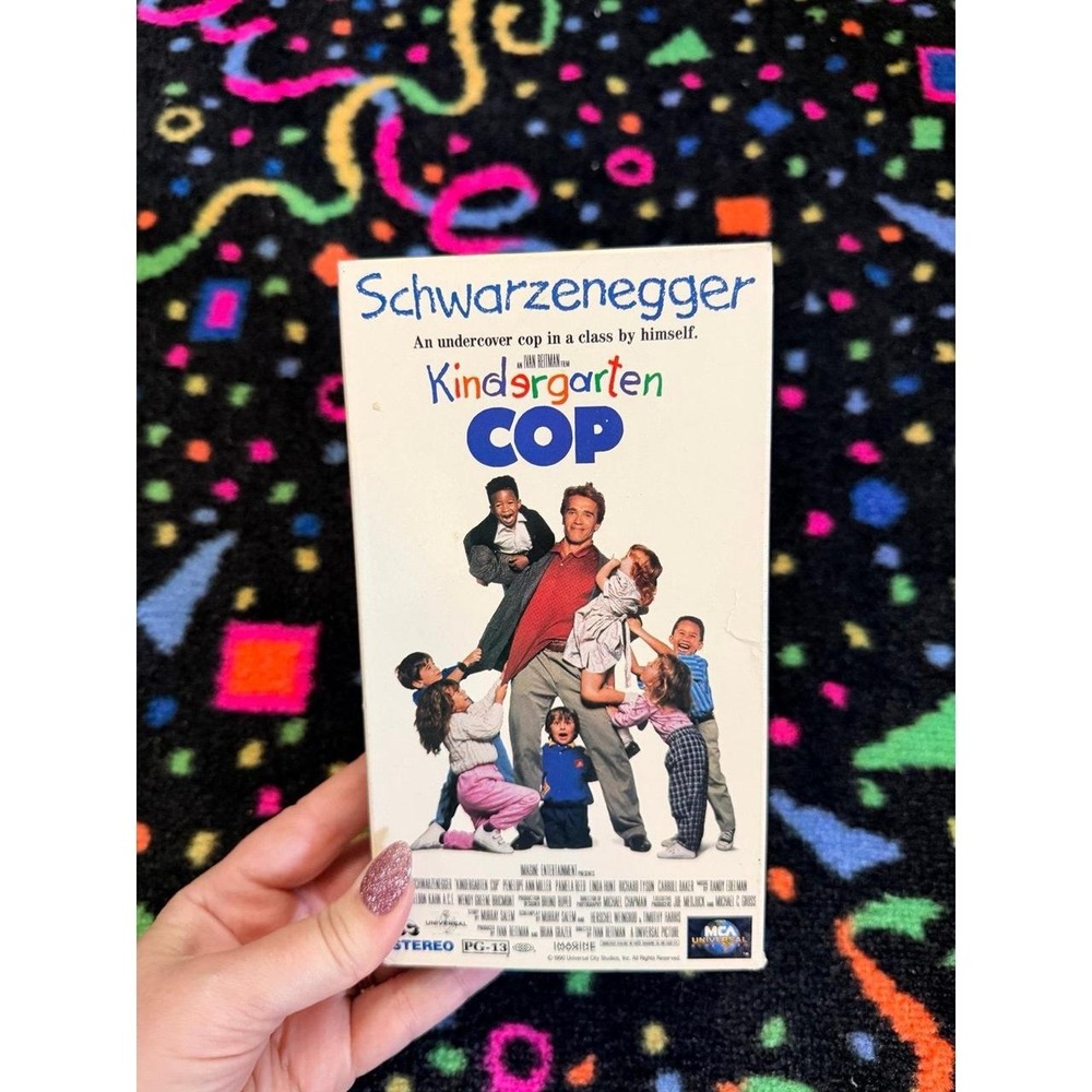 Kindergarten cop vhs